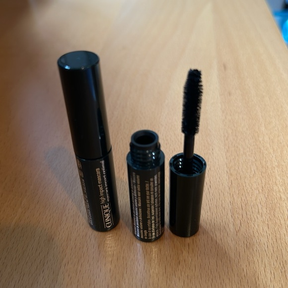 Two Clinique Trail Size of High Impact Mascara in Black(0.14 oz.) 3.5ml in New - Picture 2 of 6